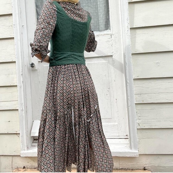 Green and Black Tiered Bustier Sundress with Cuffed Sleeves - Picture 2 of 16